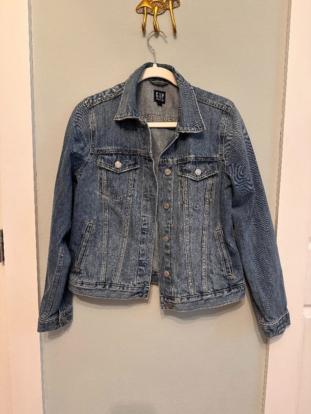 Gap Classic Medium Wash Denim Jean Jacket Small